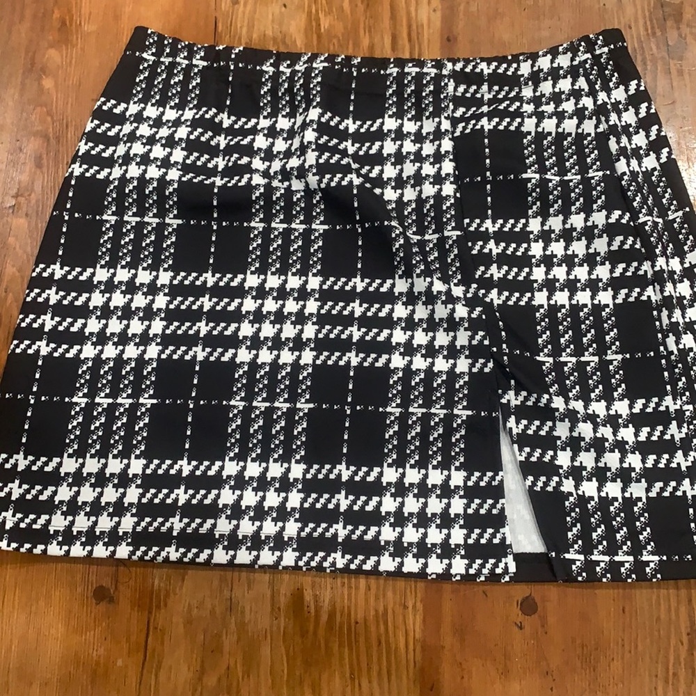 SHEIN Tight Skirt with Slit